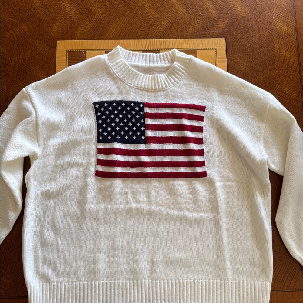 (NWT) Lightweight American Flag 🇺🇸crewneck sweater (size M)